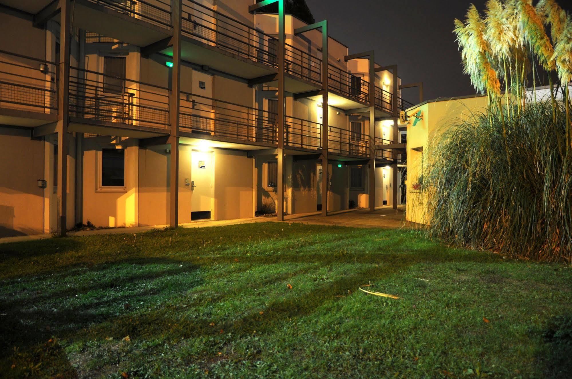 B Hotel Caen Mondeville Esterno foto
