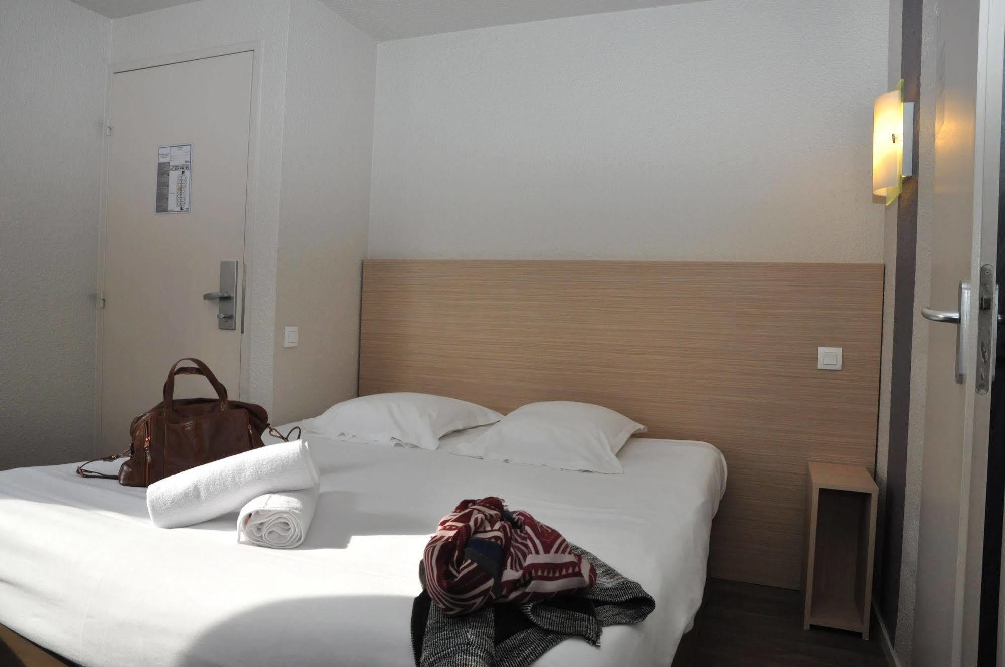 B Hotel Caen Mondeville Esterno foto