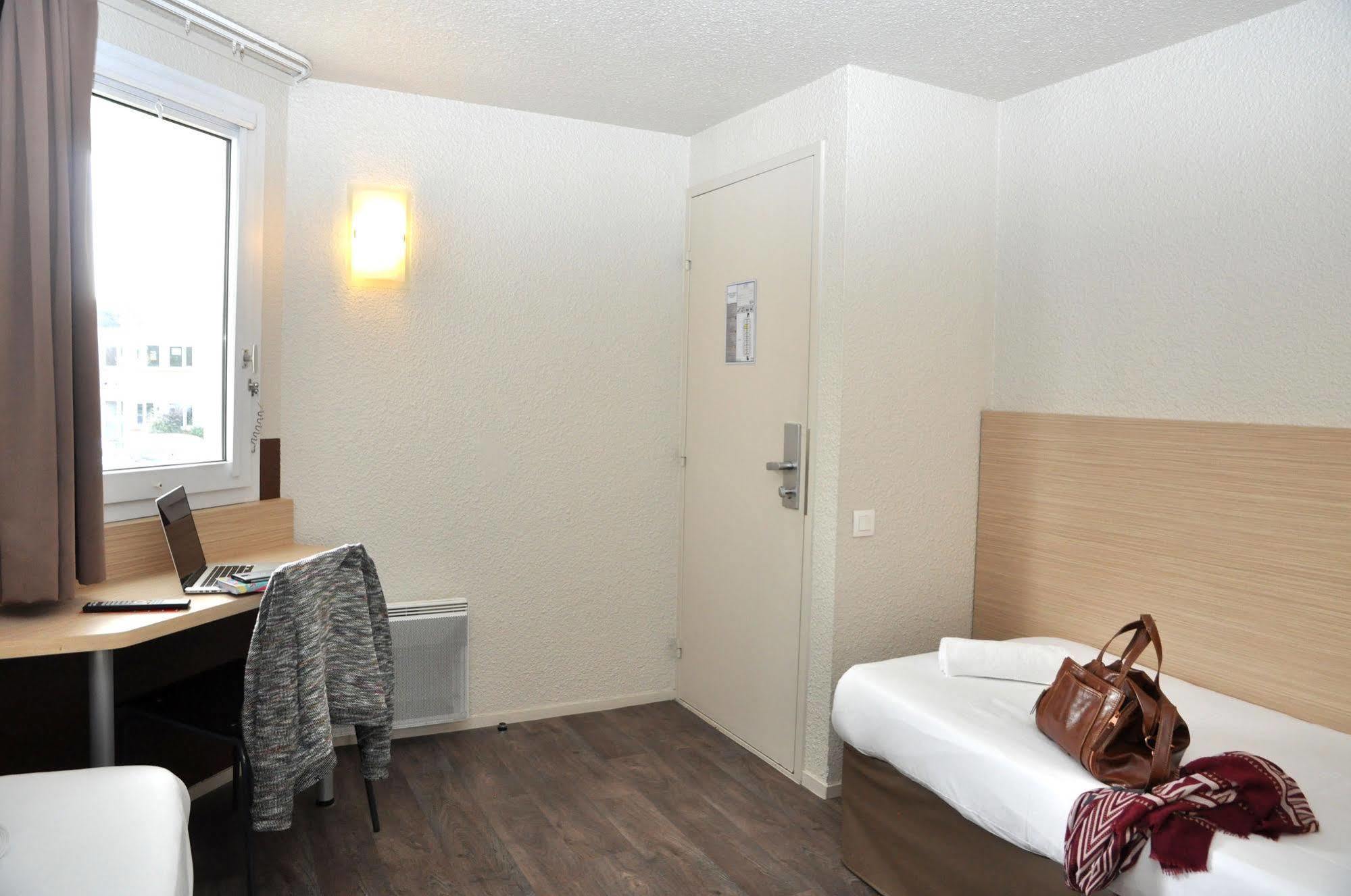 B Hotel Caen Mondeville Esterno foto
